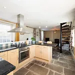 Fabulous 2 Bedroom In Fantastic Clifton - Simply Check In 브리스틀
