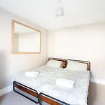 Fabulous 2 Bedroom In Fantastic Clifton - Simply Check In *