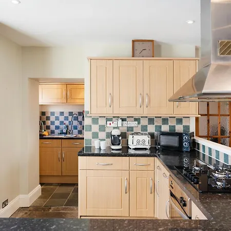 Fabulous 2 Bedroom In Fantastic Clifton - Simply Check In 펜션 *