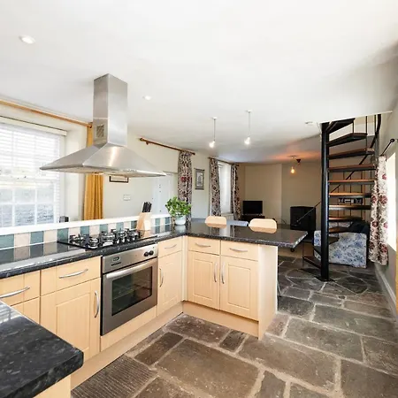 Fabulous 2 Bedroom In Fantastic Clifton - Simply Check In بريستول