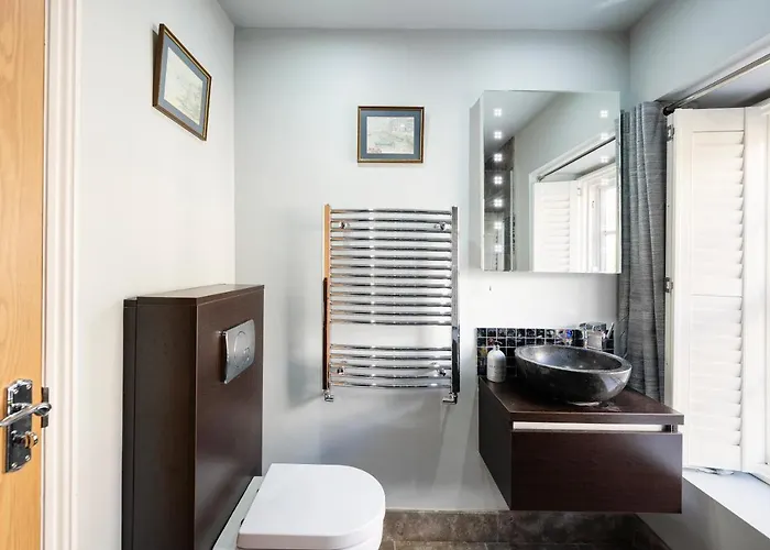 Fabulous 2 Bedroom In Fantastic Clifton - Simply Check In 布里斯托