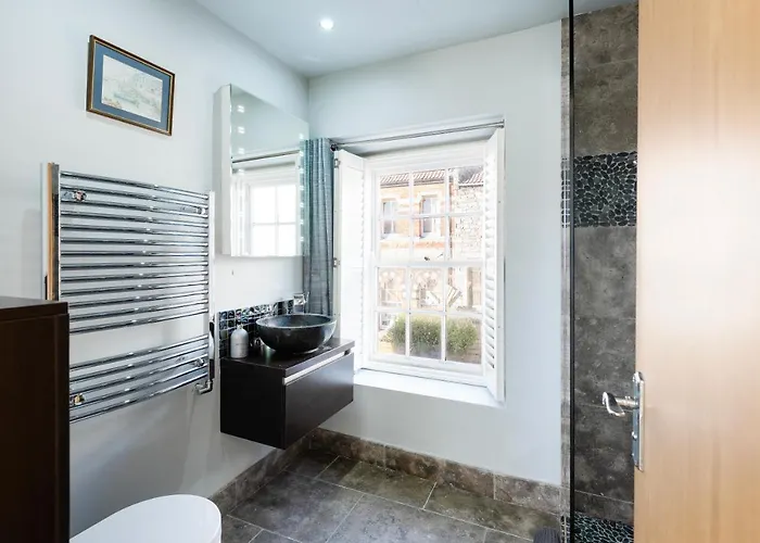 Fabulous 2 Bedroom In Fantastic Clifton - Simply Check In 布里斯托