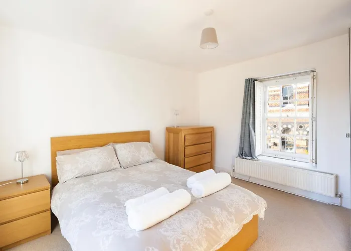 度假居 Fabulous 2 Bedroom In Fantastic Clifton - Simply Check In