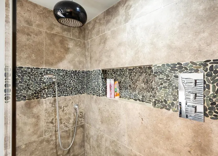 Fabulous 2 Bedroom In Fantastic Clifton - Simply Check In Бристоль