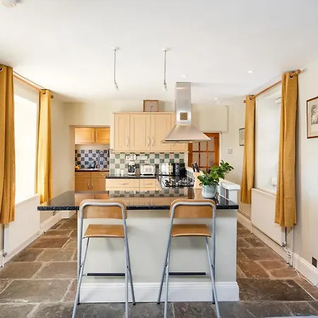 Fabulous 2 Bedroom In Fantastic Clifton - Simply Check In Prázdninový dům