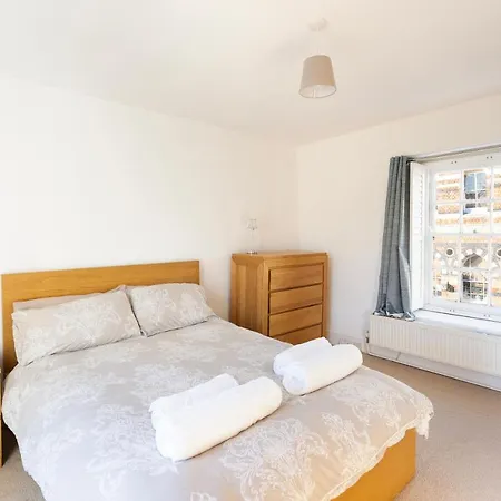 Prázdninový dům Fabulous 2 Bedroom In Fantastic Clifton - Simply Check In