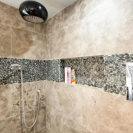 Fabulous 2 Bedroom In Fantastic Clifton - Simply Check In Bristol